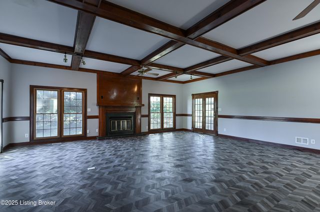 8804 Wolf Pen Branch Rd, Prospect, KY 40059