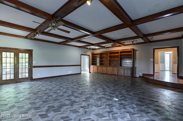8804 Wolf Pen Branch Rd, Prospect, KY 40059