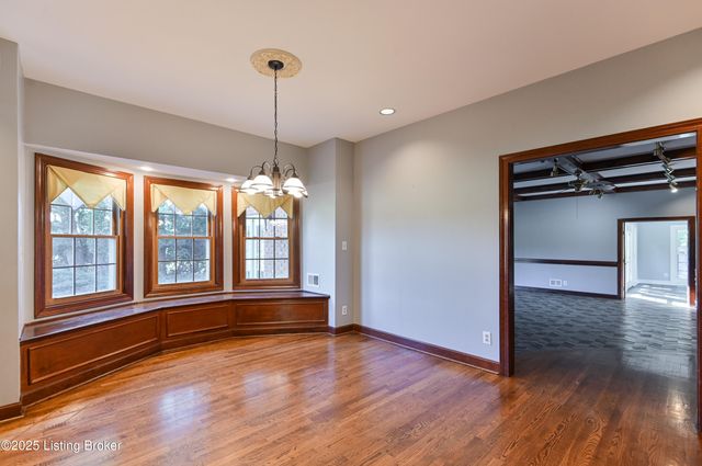 8804 Wolf Pen Branch Rd, Prospect, KY 40059