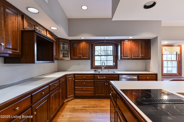 8804 Wolf Pen Branch Rd, Prospect, KY 40059