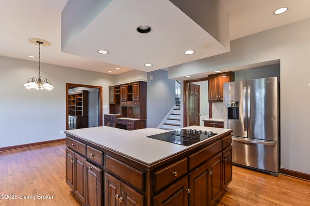 8804 Wolf Pen Branch Rd, Prospect, KY 40059