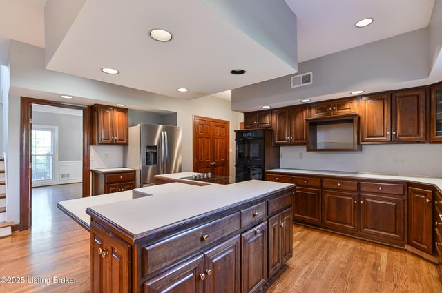 8804 Wolf Pen Branch Rd, Prospect, KY 40059