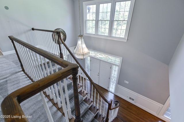 8804 Wolf Pen Branch Rd, Prospect, KY 40059