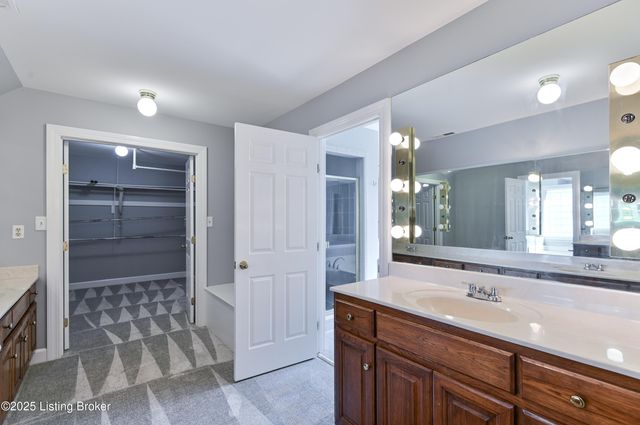8804 Wolf Pen Branch Rd, Prospect, KY 40059