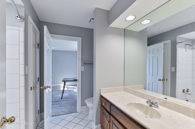 8804 Wolf Pen Branch Rd, Prospect, KY 40059