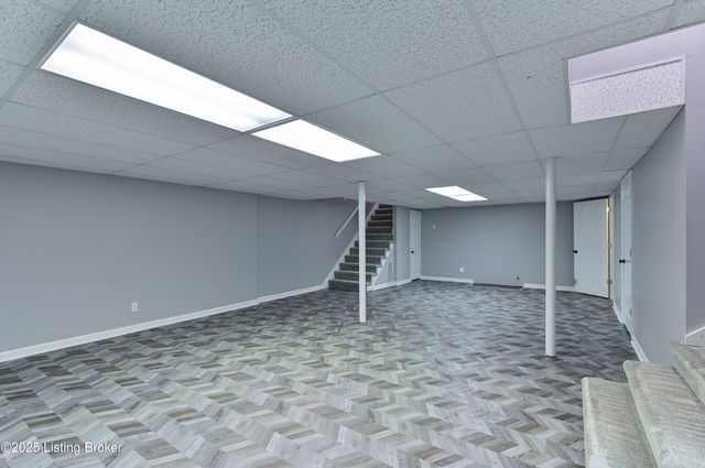 8804 Wolf Pen Branch Rd, Prospect, KY 40059
