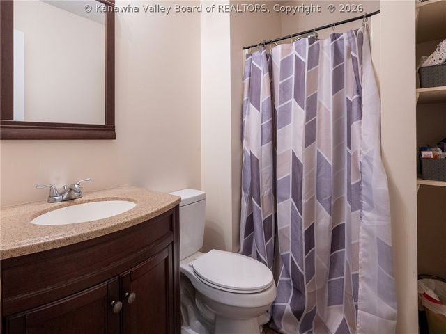 5 Lake Lane, Nitro, WV 25143