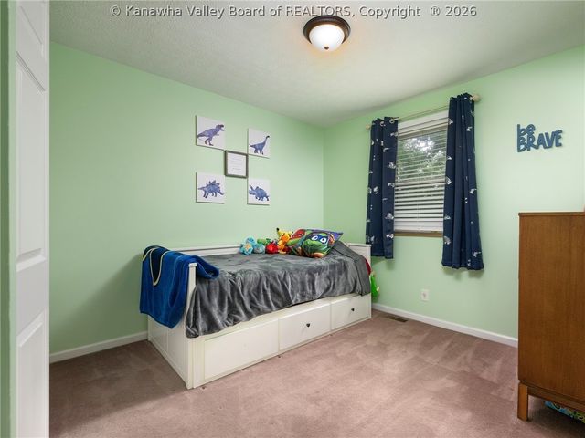 5 Lake Lane, Nitro, WV 25143