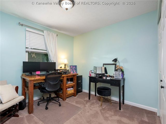 5 Lake Lane, Nitro, WV 25143
