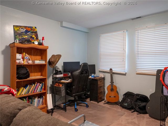 5 Lake Lane, Nitro, WV 25143