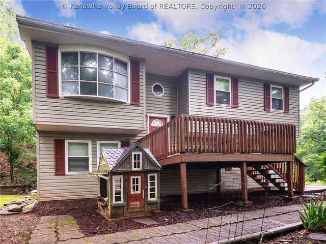 5 Lake Lane, Nitro, WV 25143