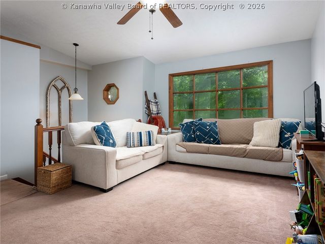 5 Lake Lane, Nitro, WV 25143