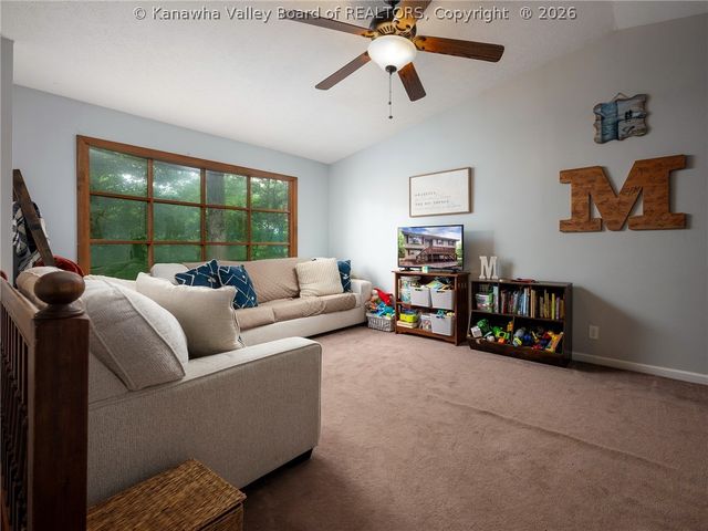 5 Lake Lane, Nitro, WV 25143