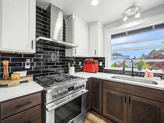 1413 Sw 14TH St, Gresham, OR 97080