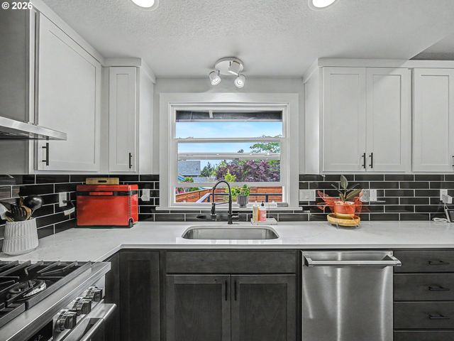 1413 Sw 14TH St, Gresham, OR 97080