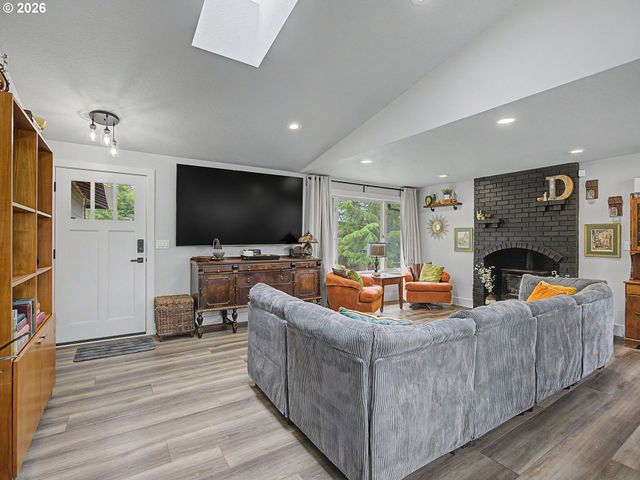 1413 Sw 14TH St, Gresham, OR 97080