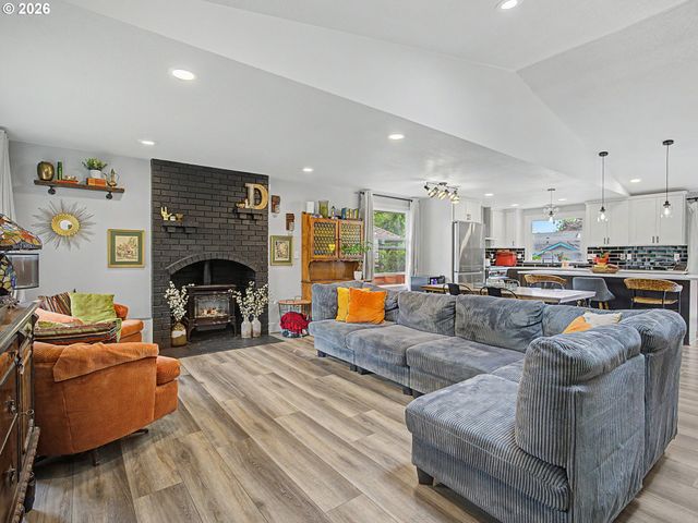 1413 Sw 14TH St, Gresham, OR 97080