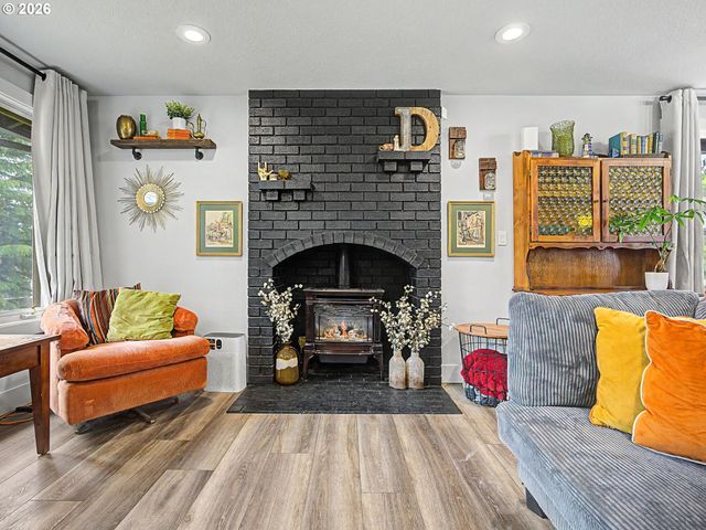 1413 Sw 14TH St, Gresham, OR 97080