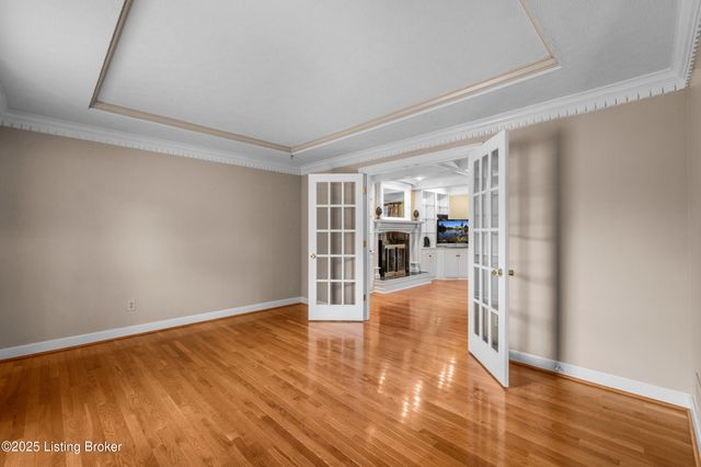 9104 Linn Station Rd, Louisville, KY 40222