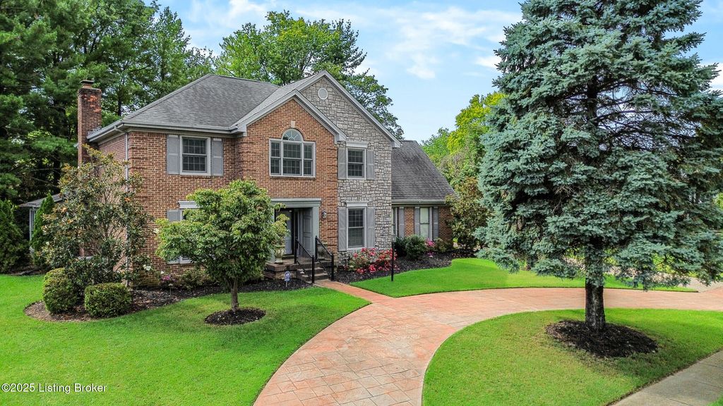 9104 Linn Station Rd, Louisville, KY 40222