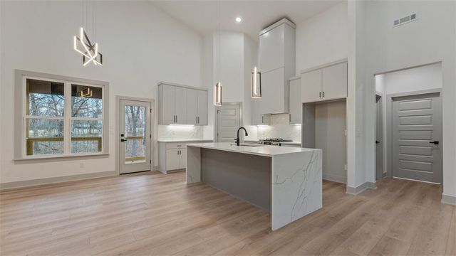 10 Branchwood Lane, Bella Vista, AR 72715