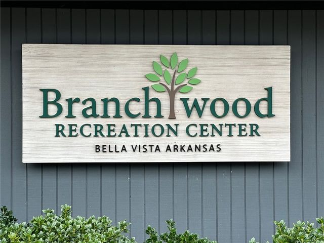 10 Branchwood Lane, Bella Vista, AR 72715