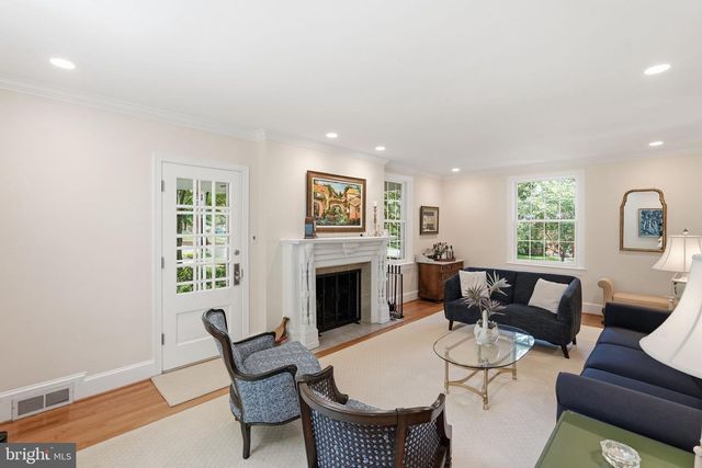 7101 WESTERN AVE NW, Washington, DC 20015
