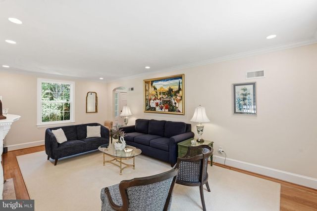 7101 WESTERN AVE NW, Washington, DC 20015