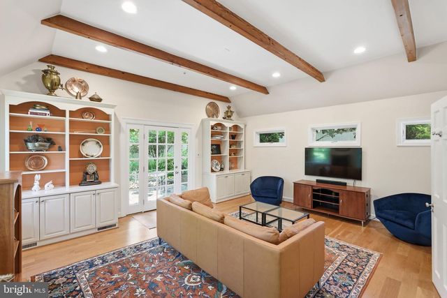 7101 WESTERN AVE NW, Washington, DC 20015