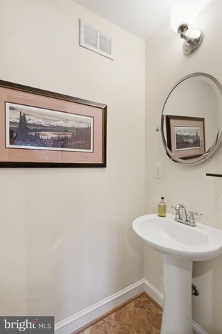 7101 WESTERN AVE NW, Washington, DC 20015
