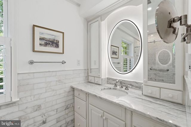 7101 WESTERN AVE NW, Washington, DC 20015