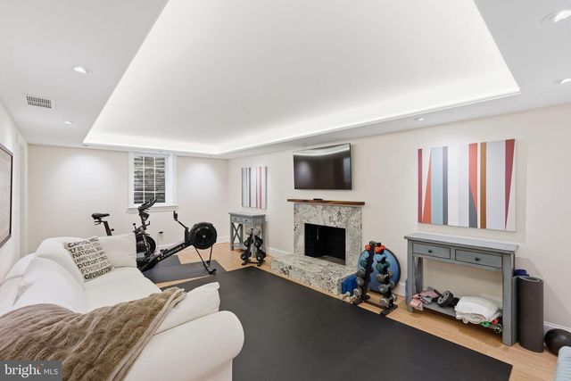 7101 WESTERN AVE NW, Washington, DC 20015