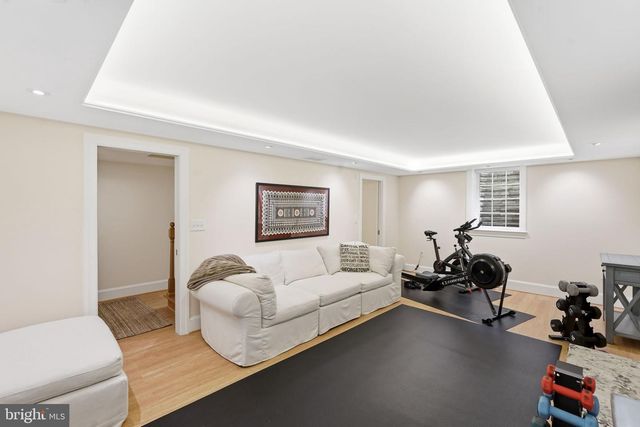 7101 WESTERN AVE NW, Washington, DC 20015