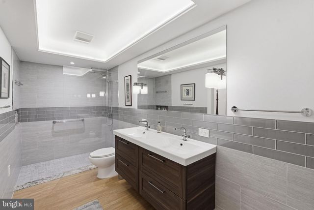7101 WESTERN AVE NW, Washington, DC 20015