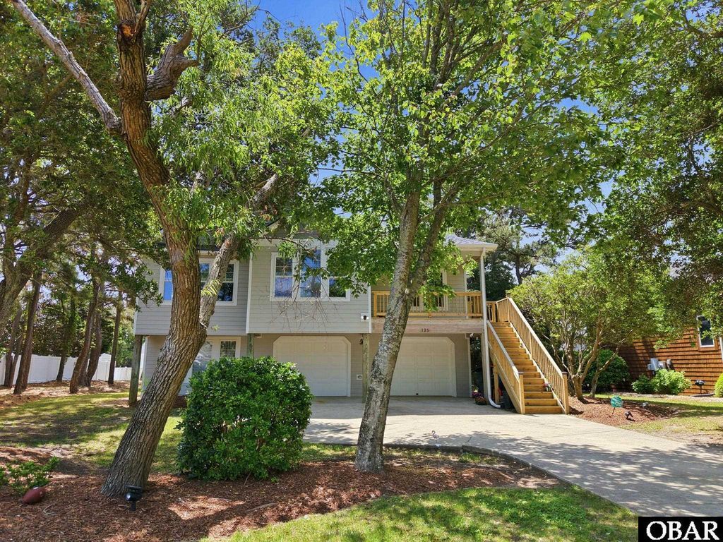 Image 1 of property listing at 125 W Oak Knoll Drive Lot 18, Nags Head, NC 27959