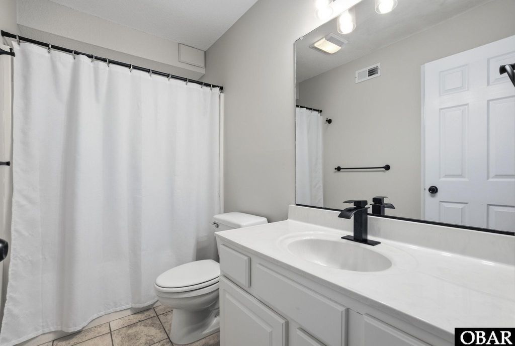 Image 19 of property listing at 125 W Oak Knoll Drive Lot 18, Nags Head, NC 27959