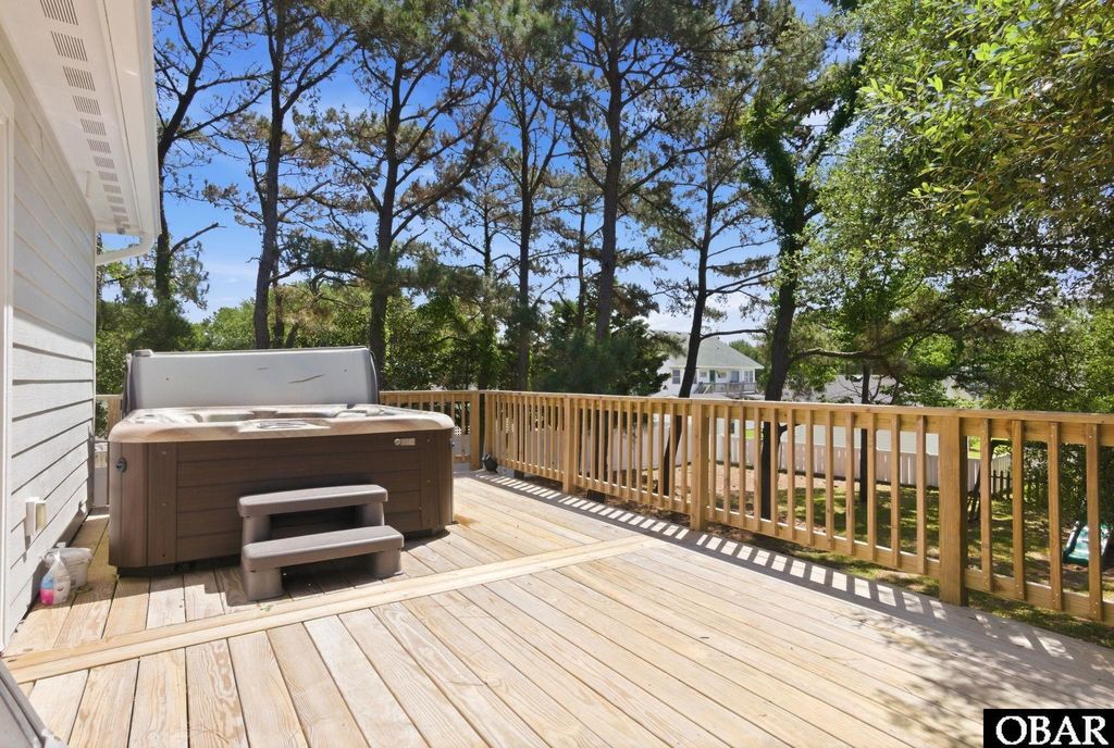 Image 20 of property listing at 125 W Oak Knoll Drive Lot 18, Nags Head, NC 27959