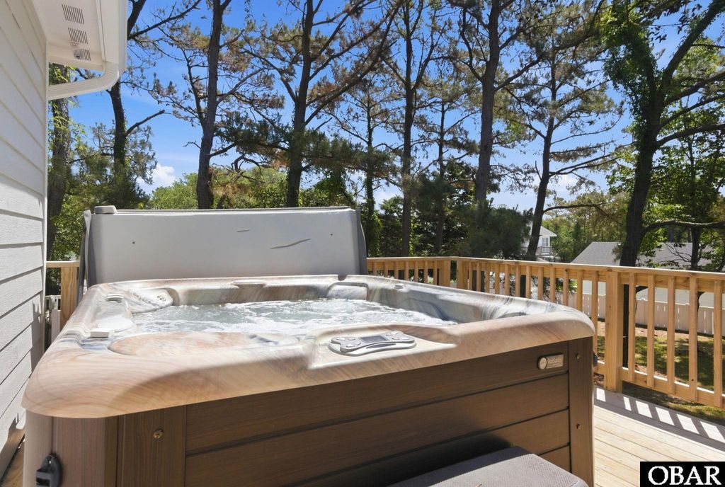 Image 24 of property listing at 125 W Oak Knoll Drive Lot 18, Nags Head, NC 27959