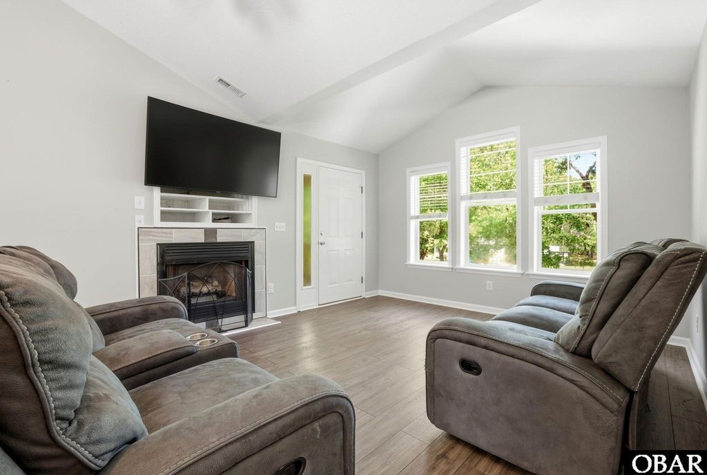 Image 6 of property listing at 125 W Oak Knoll Drive Lot 18, Nags Head, NC 27959