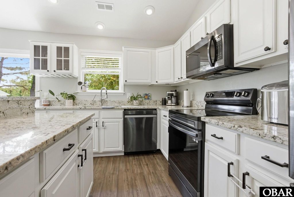 Image 8 of property listing at 125 W Oak Knoll Drive Lot 18, Nags Head, NC 27959