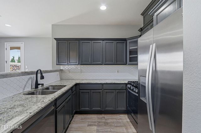 2120 HONOUR POINT Place, El Paso, TX 79938