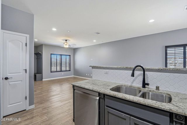 2120 HONOUR POINT Place, El Paso, TX 79938