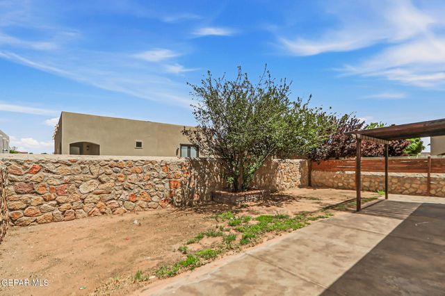 2120 HONOUR POINT Place, El Paso, TX 79938