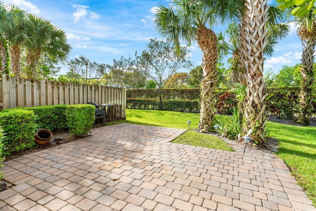 4648 Silver Saw, Lake Worth, FL 33463