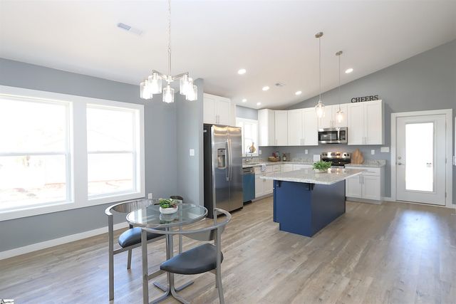 1736 Ezell Road, Chesnee, SC 29323