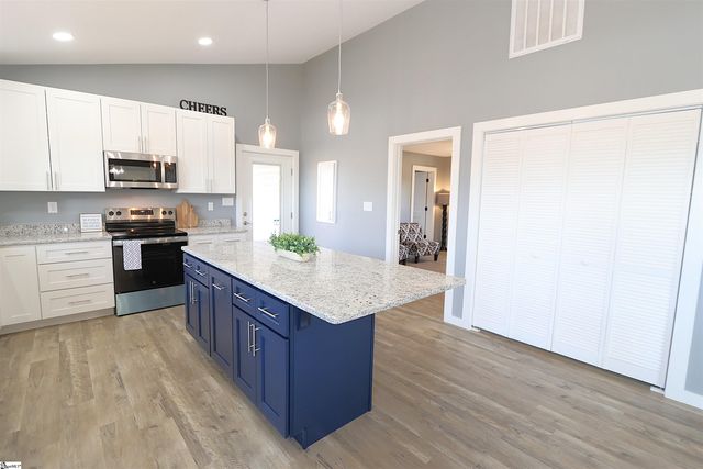 1736 Ezell Road, Chesnee, SC 29323