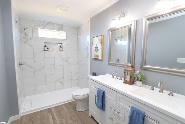 1736 Ezell Road, Chesnee, SC 29323