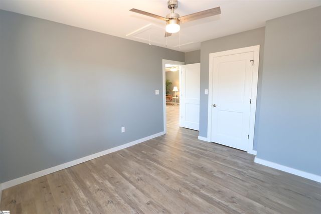 1736 Ezell Road, Chesnee, SC 29323