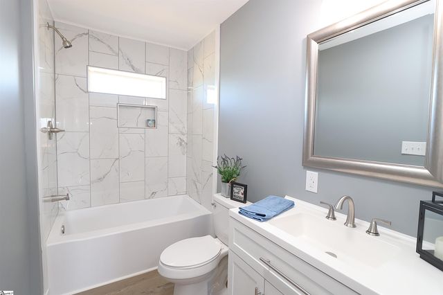 1736 Ezell Road, Chesnee, SC 29323