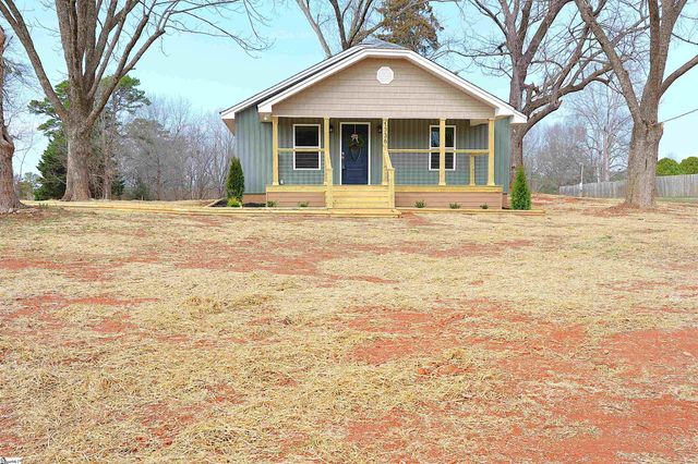 1736 Ezell Road, Chesnee, SC 29323